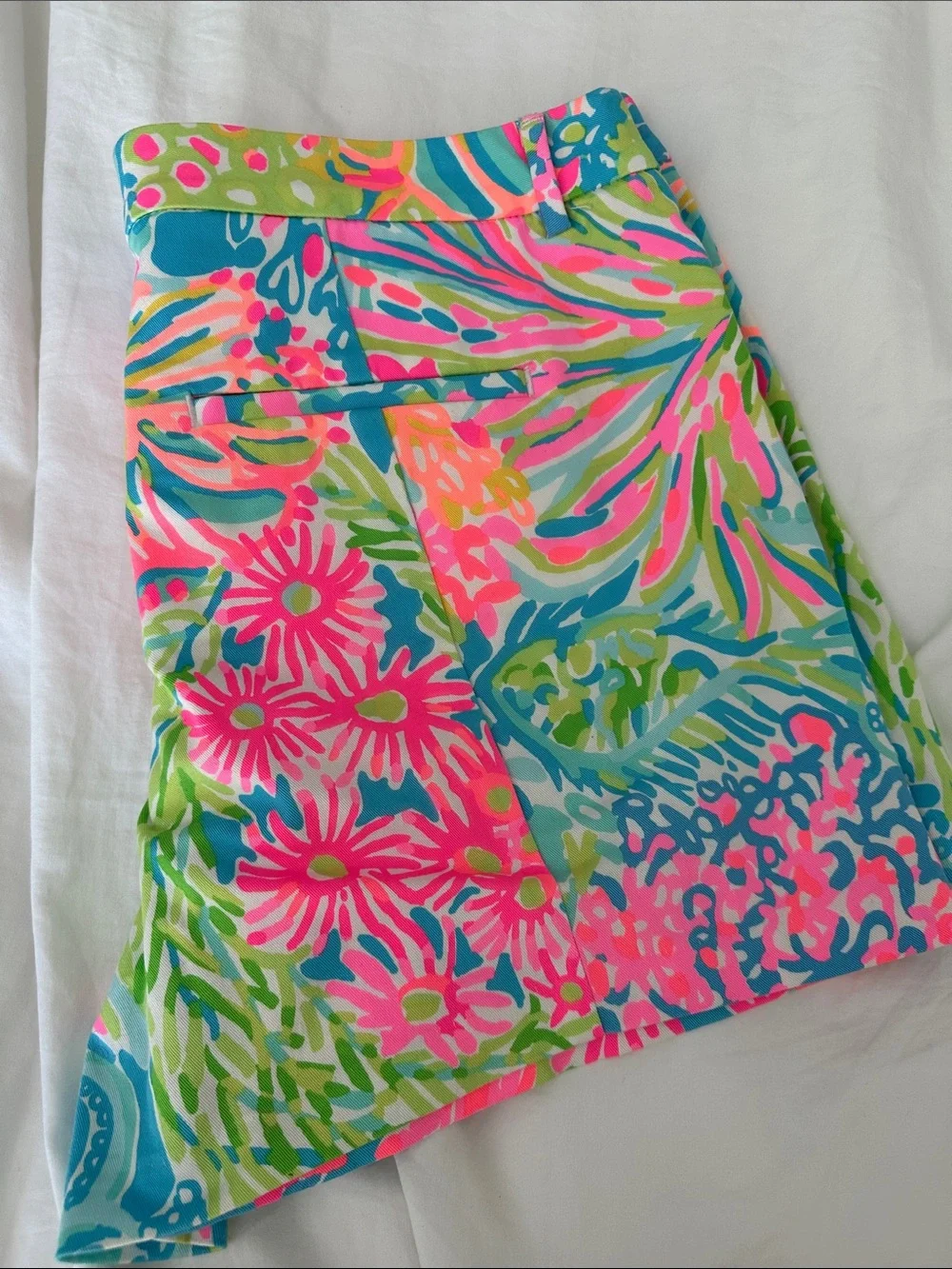 NWT, Lilly Pulitzer Lovers Coral Shorts Size 12